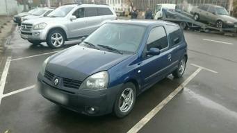 Renault Clio II 2 1.2 MT (75 л.с.) [2004]
