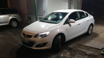 Opel Astra J