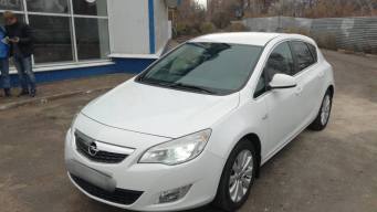 Opel Astra J