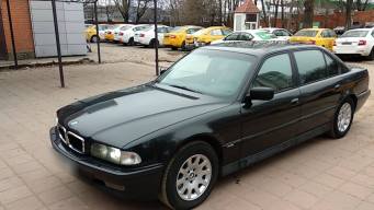 BMW 7er III (E38)