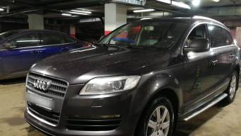 Audi Q7 I